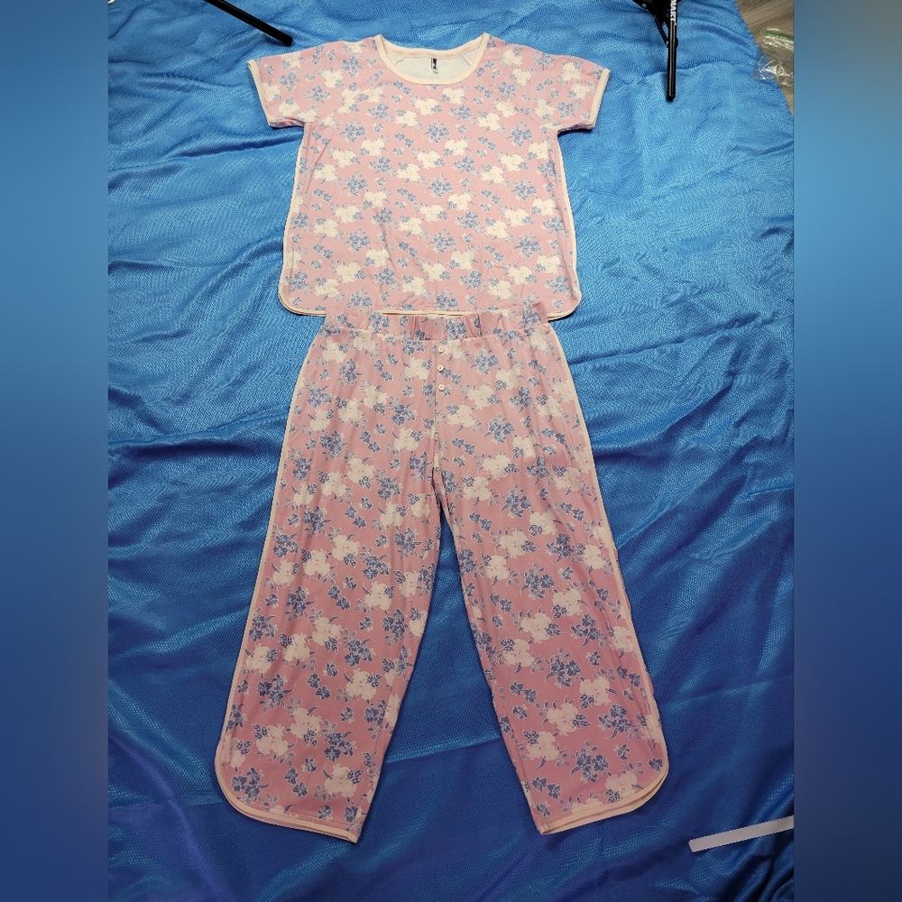 IZOD  PAJAMA.